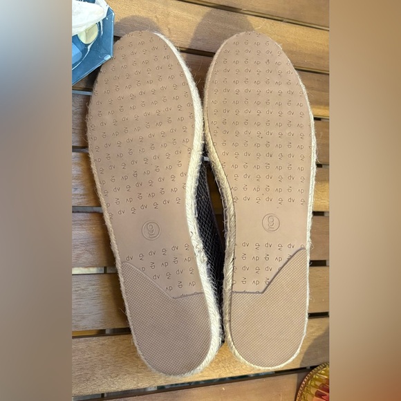 Dolce Vita Metallic Snakeskin Print Flats, sz 9 - Picture 4 of 11